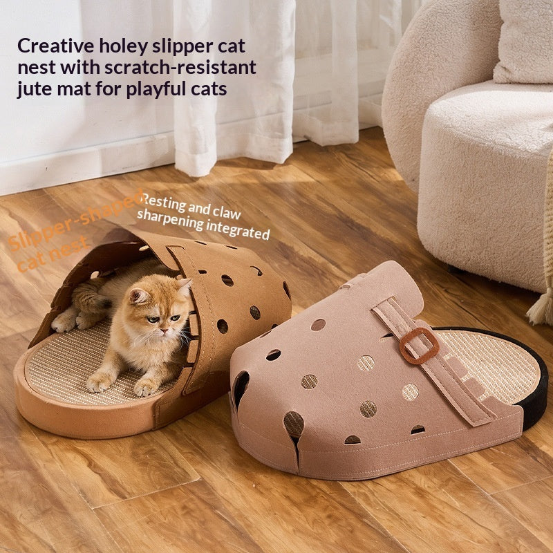 Slipper-Shaped Felt Cat Bed with Integrated Scratching Board - TailTiddy
